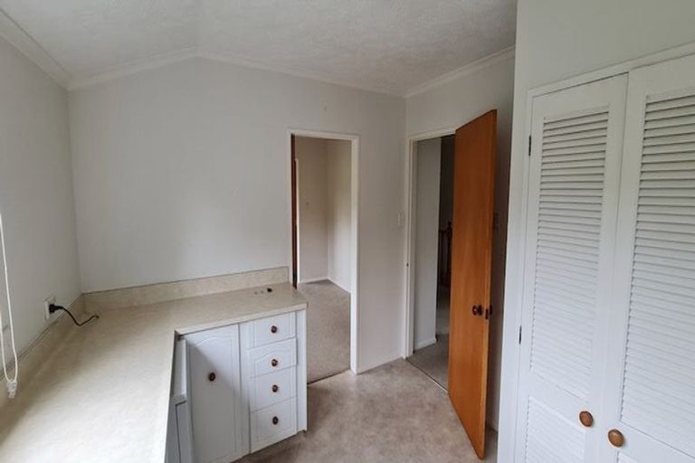 Photo of property in 6 Wingfield Place, Churton Park, Wellington, 6037