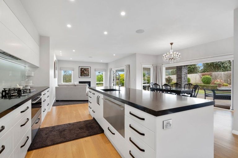 Photo of property in 14 Summerfield Way, Parahaki, Whangarei, 0112