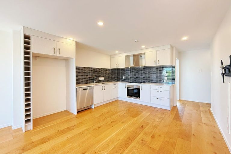 Photo of property in 10 Peony Mews, Oteha, Auckland, 0632