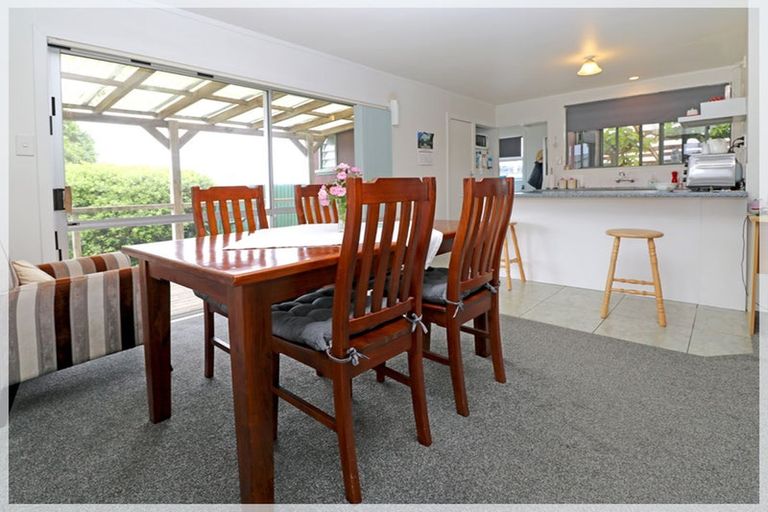 Photo of property in 37 Shortt Street, Foxton Beach, Foxton, 4815