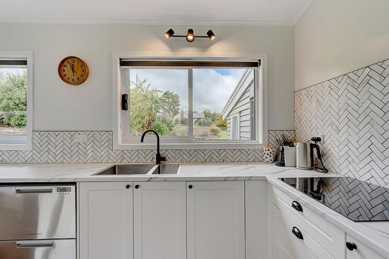 Photo of property in 240 Pipiwai Road, Ngararatunua, Whangarei, 0176