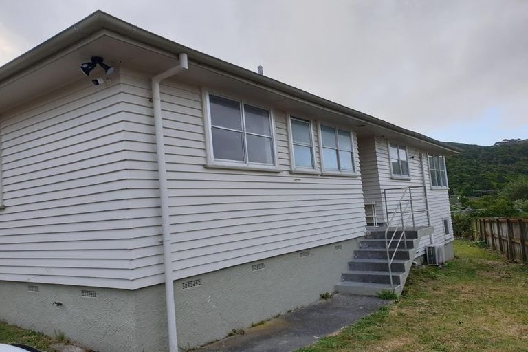 Photo of property in 13 Rangituhi Crescent, Takapuwahia, Porirua, 5022