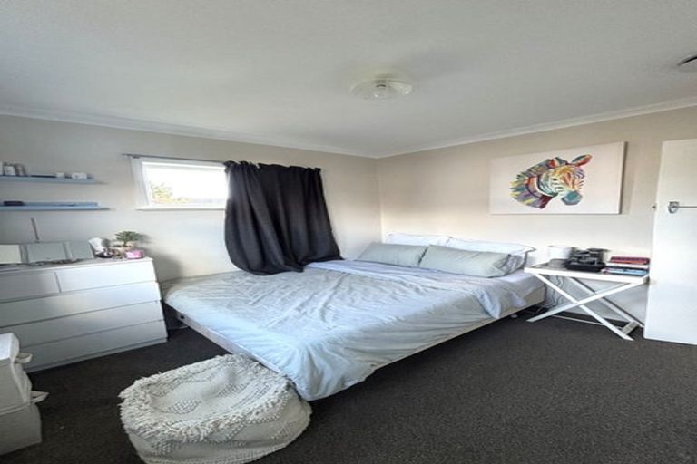 Photo of property in 2 Selwyn Street, Levin, 5510