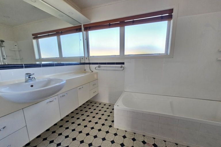 Photo of property in 30 The Quarterdeck, Whitby, Porirua, 5024