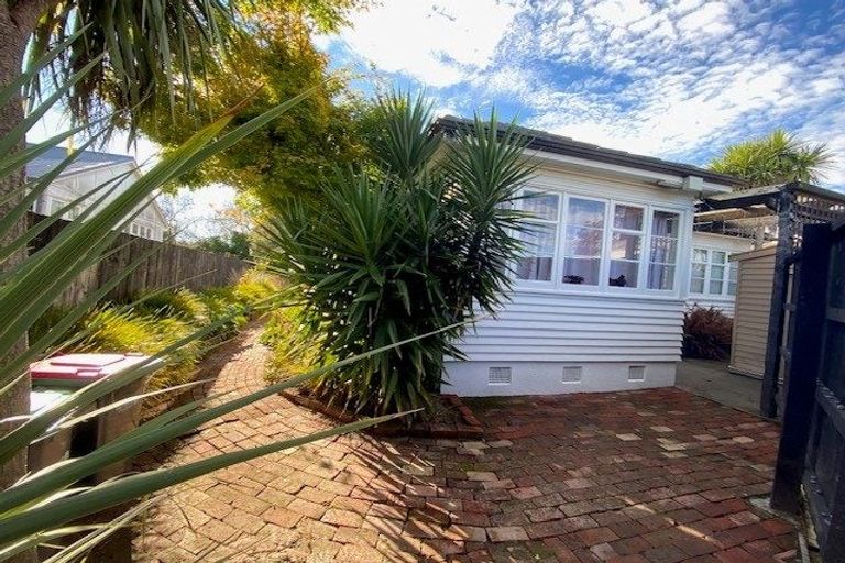 Photo of property in 14 Denvir Street, Strowan, Christchurch, 8052