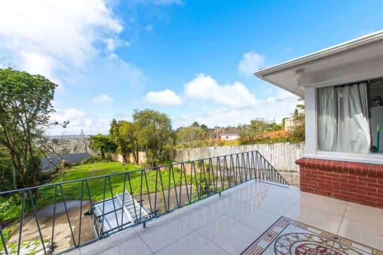 Photo of property in 52 Pleasant Road, Glen Eden, Auckland, 0602