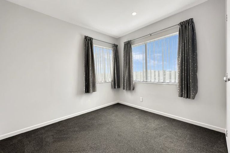 Photo of property in 51b Rodney Street, Howick, Auckland, 2014
