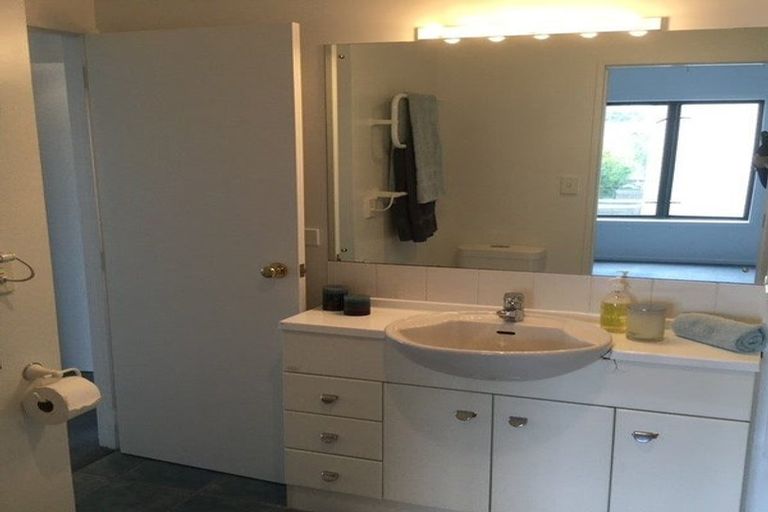 Photo of property in Tuscany Towers, 60/1 Ambrico Place, New Lynn, Auckland, 0600