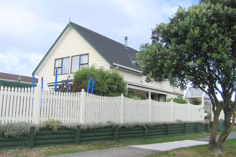 Photo of property in 30 Kaikoura Street, Maupuia, Wellington, 6022