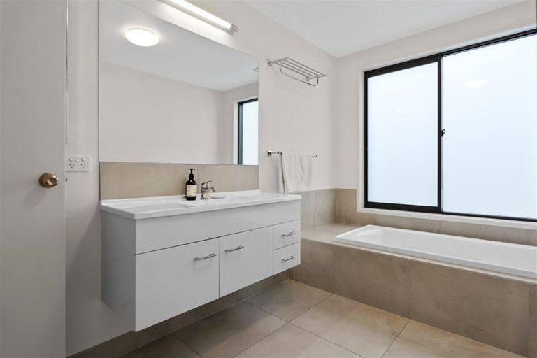 Photo of property in 10 Island View Close, Paihia, 0200