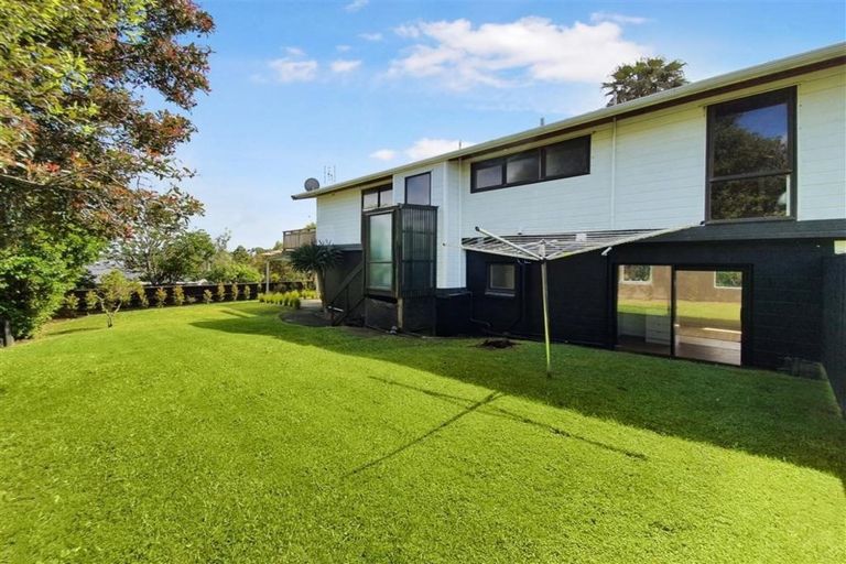 Photo of property in 2/44 Toroa Street, Torbay, Auckland, 0630