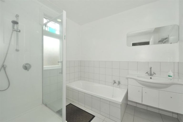 Photo of property in 300 Keyes Road, New Brighton, Christchurch, 8083