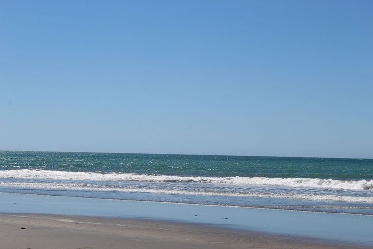 Photo of property in 25-27 Onaero Beach Road, Onaero, Waitara, 4383