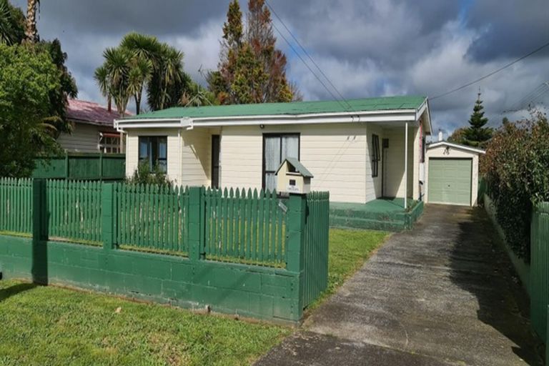 Photo of property in 23 Smiths Avenue, Papakura, 2110