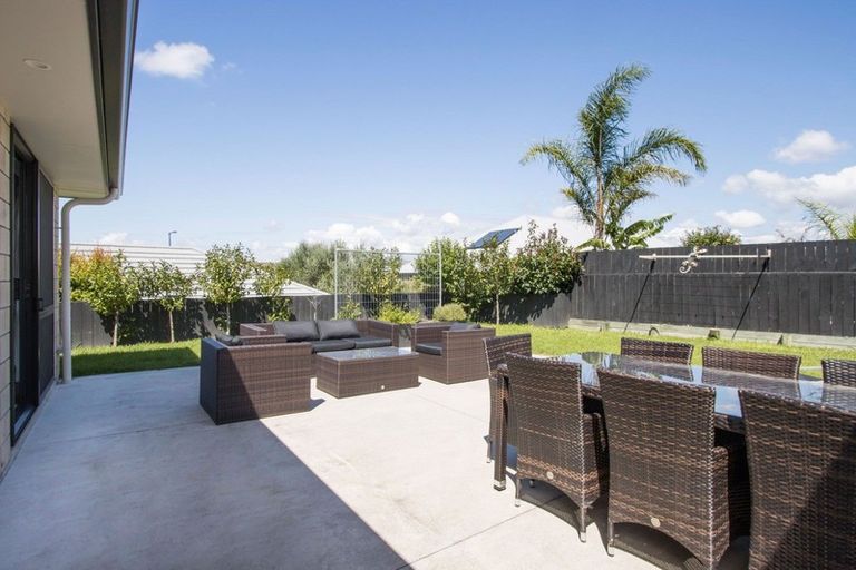 Photo of property in 3 Lakeside Terrace, Omokoroa, 3114