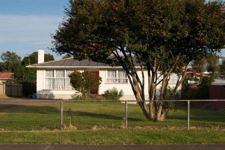 Photo of property in 56 Blake Road, Mangere East, Auckland, 2024