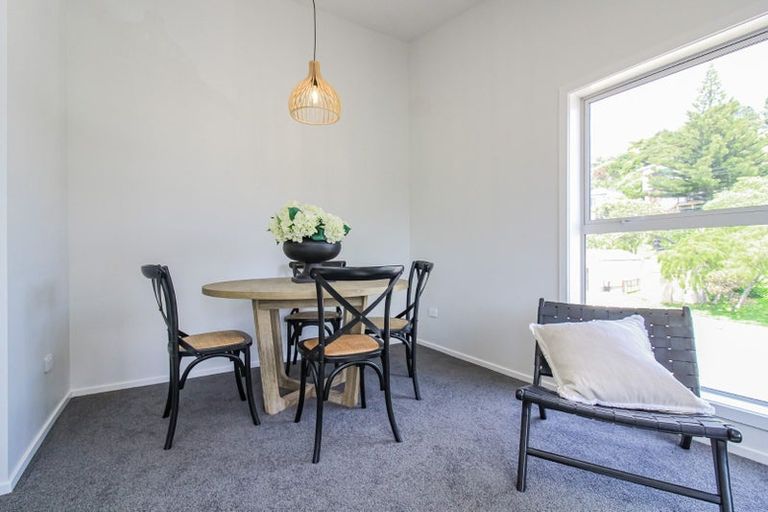 Photo of property in 1/7 Grays Road, Plimmerton, Porirua, 5026
