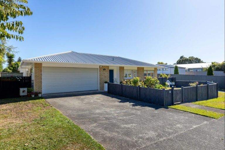 Photo of property in 1/122 Clawton Street, Westown, New Plymouth, 4310