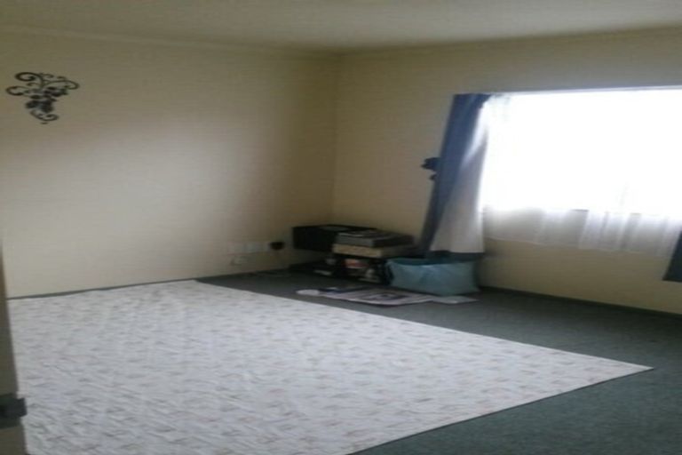 Photo of property in 11 Normandy Place, Henderson, Auckland, 0610