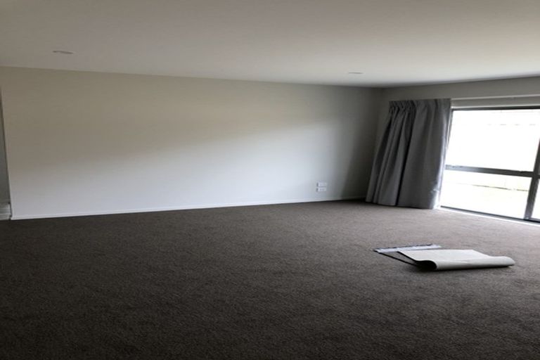 Photo of property in 17 Broadway Parade, Rolleston, 7615