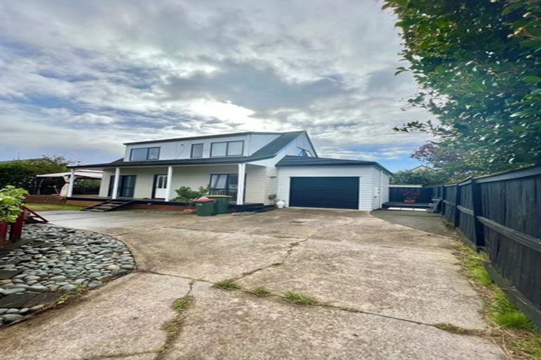 Photo of property in 2/86 Aviemore Drive, Highland Park, Auckland, 2010