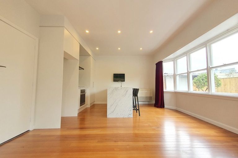 Photo of property in 7 Straven Road, Riccarton, Christchurch, 8011