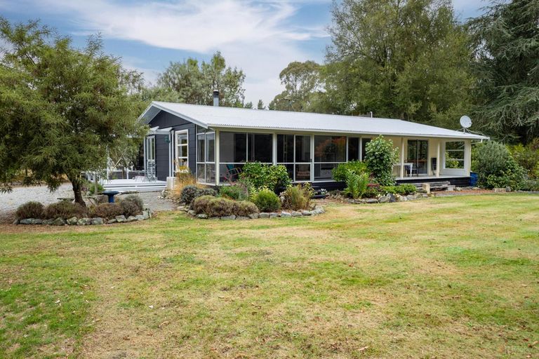 Photo of property in 21 Pleasant Valley Road, Geraldine, 7991