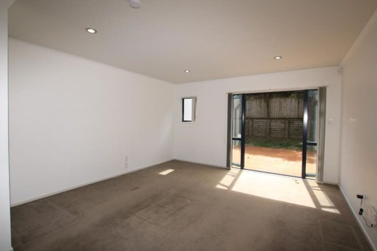 Photo of property in 17 Candlestick Place, Oteha, Auckland, 0632