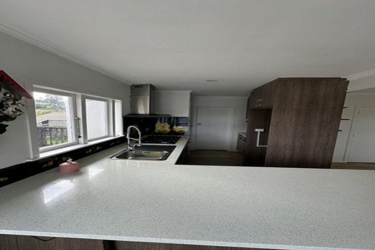 Photo of property in 19 Camelot Place, Glenfield, Auckland, 0629