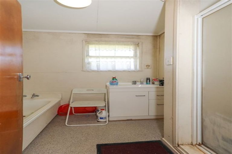 Photo of property in 76 Great South Road, Huntly, 3700