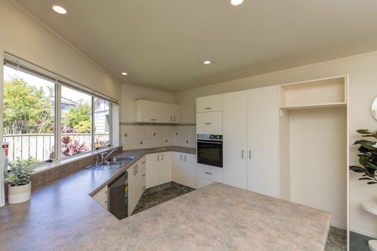 Photo of property in 22 Kowhai Grove, Raumati Beach, Paraparaumu, 5032