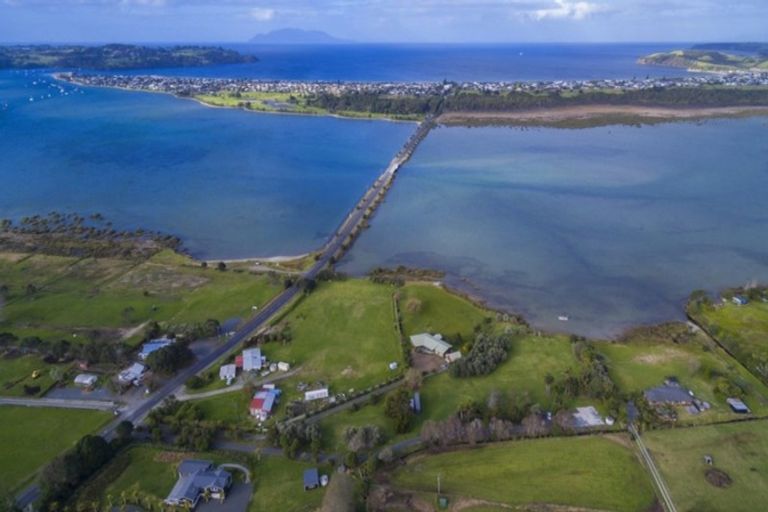 Photo of property in 324 Omaha Flats Road, Tawharanui Peninsula, Warkworth, 0986
