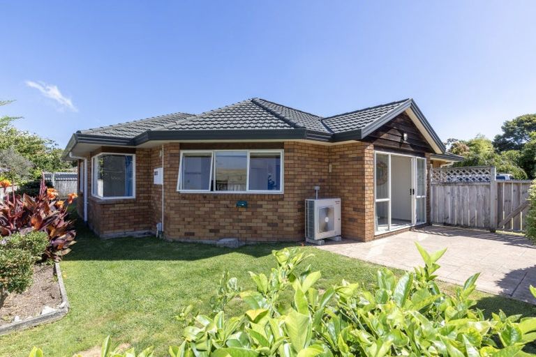 Photo of property in 22 Kowhai Grove, Raumati Beach, Paraparaumu, 5032