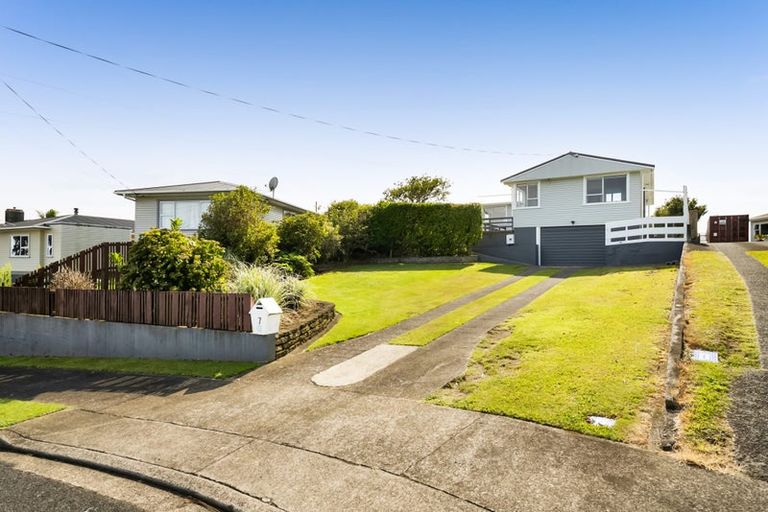 Photo of property in 7 Hulke Crescent, Bell Block, New Plymouth, 4312