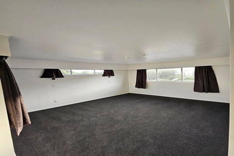 Photo of property in 264 Main Road, Tawa, Wellington, 5028