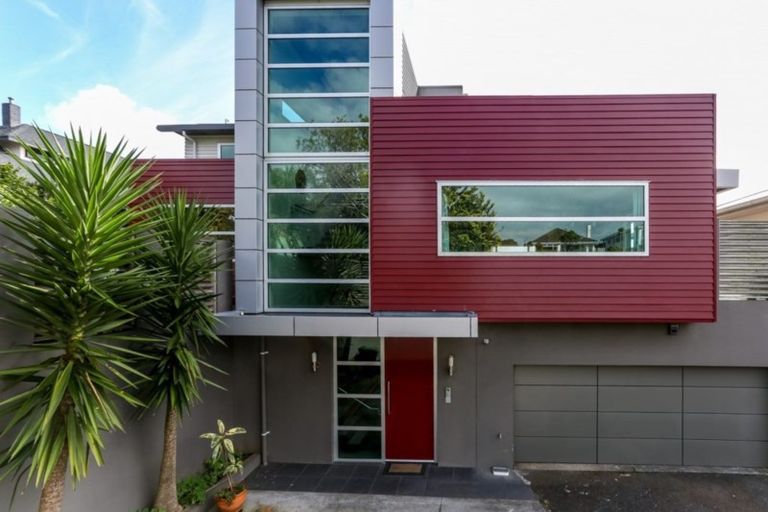 Photo of property in 374 Devon Street West, Lynmouth, New Plymouth, 4310