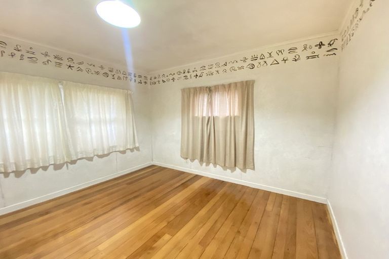 Photo of property in 1/1 Benders Avenue, Hillcrest, Auckland, 0627