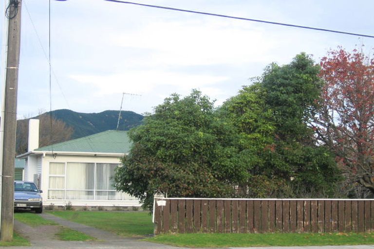 Photo of property in 8 Arawhata Road, Paraparaumu, 5032