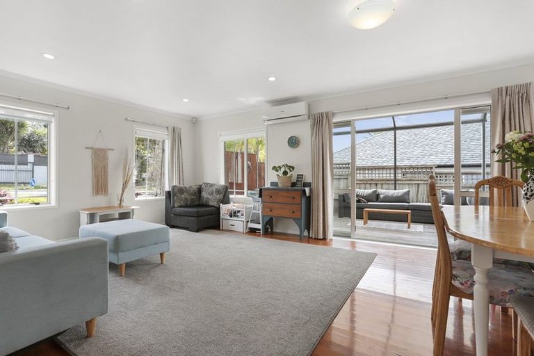 Photo of property in 46 Lagoon Way, West Harbour, Auckland, 0618