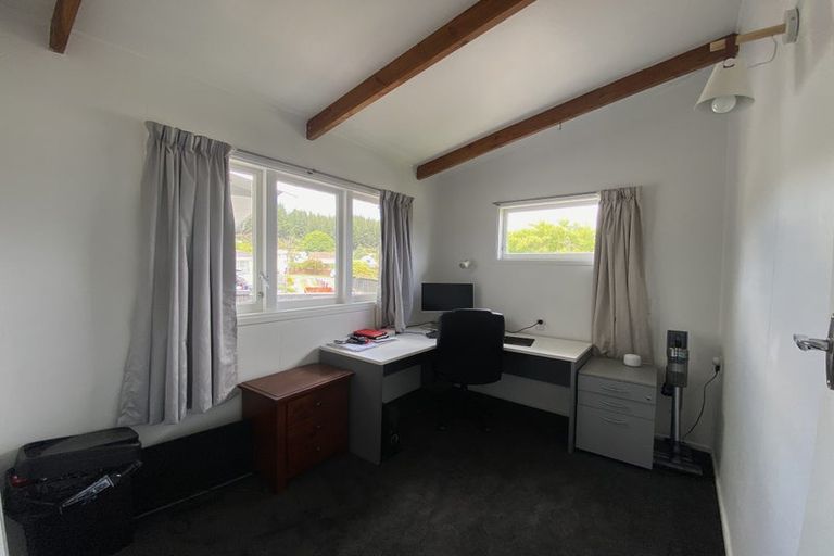 Photo of property in 11a Norana Road, Maoribank, Upper Hutt, 5018