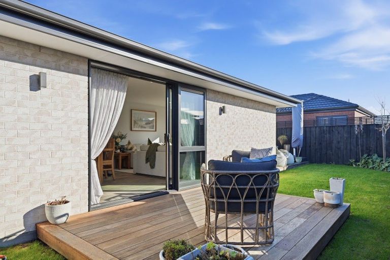 Photo of property in 16 Cam Mill Place, Rangiora, 7400