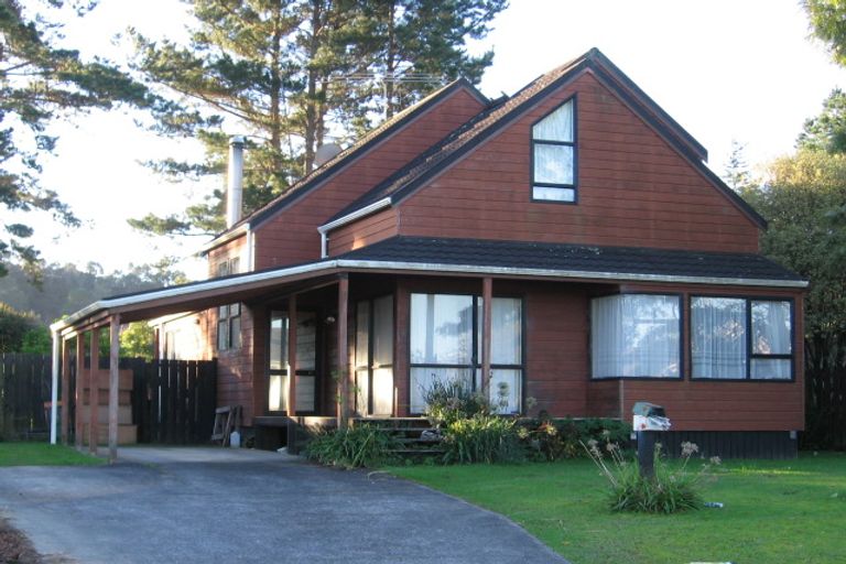 Photo of property in 36 Redlands Grove, Swanson, Auckland, 0612