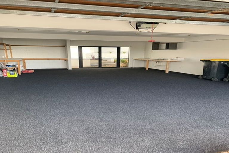 Photo of property in 5 Ledger Lane, Mount Pleasant, Christchurch, 8081