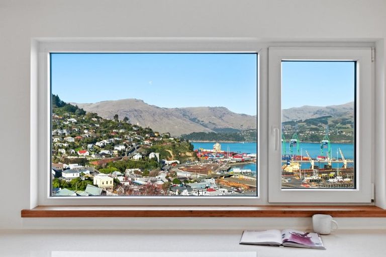 Photo of property in 43 Jacksons Road, Lyttelton, 8082