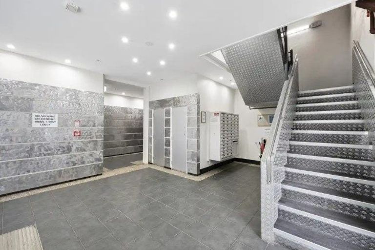 Photo of property in St Peters Apartments, 4e/192 Willis Street, Te Aro, Wellington, 6011