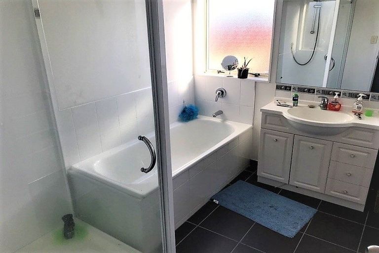 Photo of property in 28 Lime Crescent, Papakura, 2110