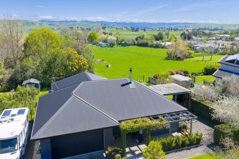 Photo of property in 14 Brooker Place, Waipukurau, 4200
