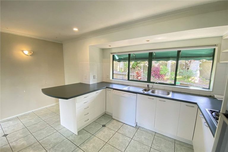 Photo of property in 7 Pukatea Avenue, Albany, Auckland, 0632