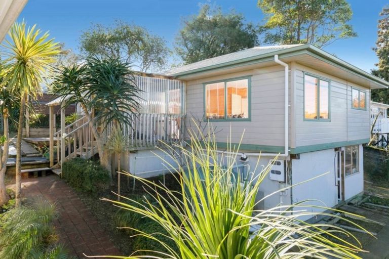 Photo of property in 2 Zion Road, Birkenhead, Auckland, 0626