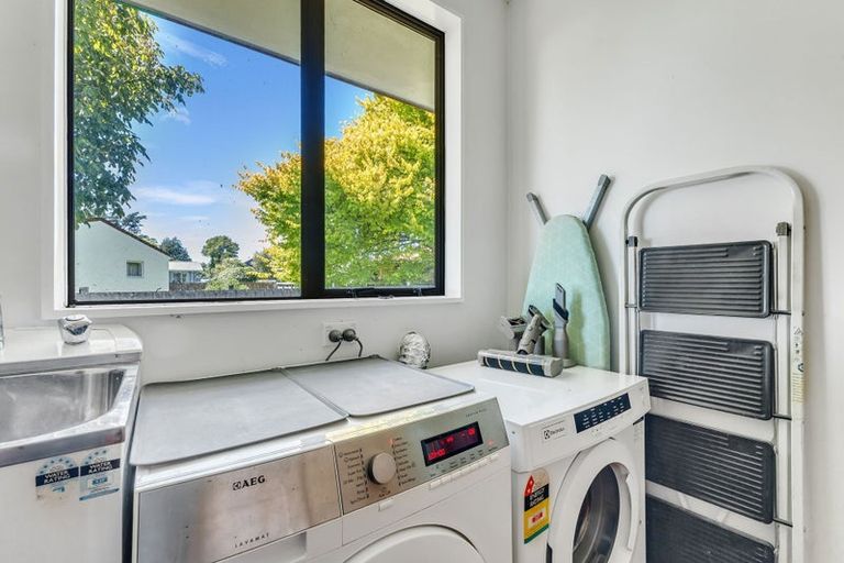 Photo of property in 10 Tawari Street, Inglewood, 4330